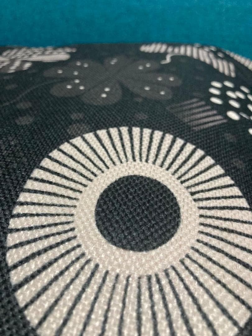 クローバー柄 座布団カバー ブラック【55×59cm】リネン 麻 100% | 2枚目